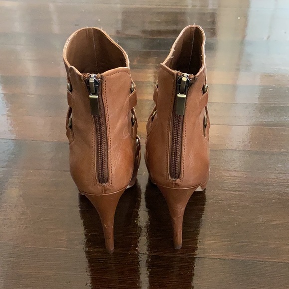 Boutique 9 Btsiaka Bootie - Picture 3 of 6